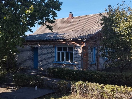 Будинок  у м.Покров Покров