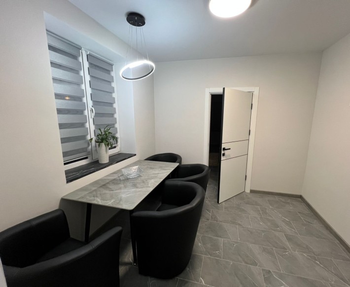 Квартира в оренду (ч/б) - фото 1