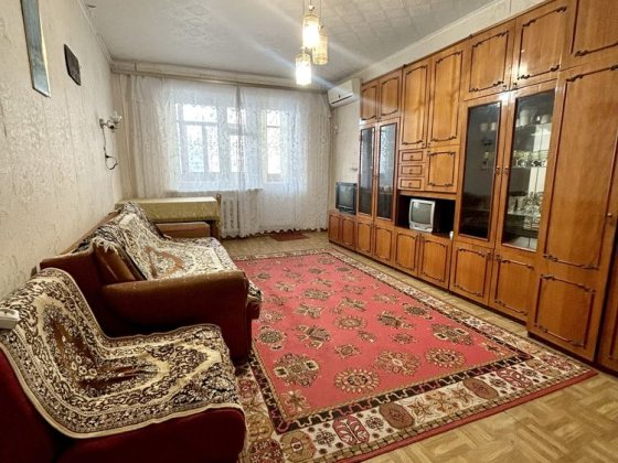 Сдам 1 комнатную большую квартиру на  левом берегу Каменское