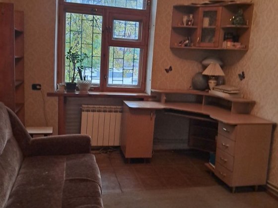 Сдам 2 квартиру в центре с автономним отоплением,счетчики Каменское