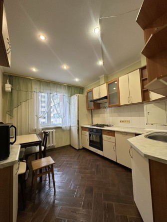 Здам 3к, Вишгород, вулиця Шкільна, Центр - фото 1