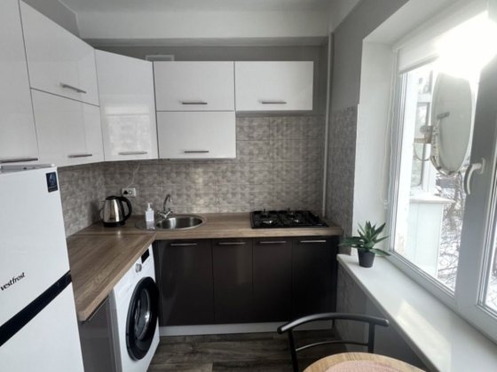 Сдам 1-2х к  комн комнатную кв-ру 10000 Правый берег Каменское