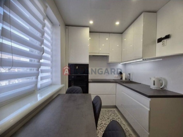 Сдам 2-3х к комн комнатную кв-ру 16000  Левый берег Ц/Отопление! - фото 1