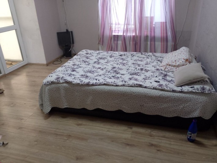 Сдам квартиру 2 х кімнатну студію - фото 1