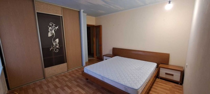 Сдам Трёхкомнатную Квартиру - фото 1