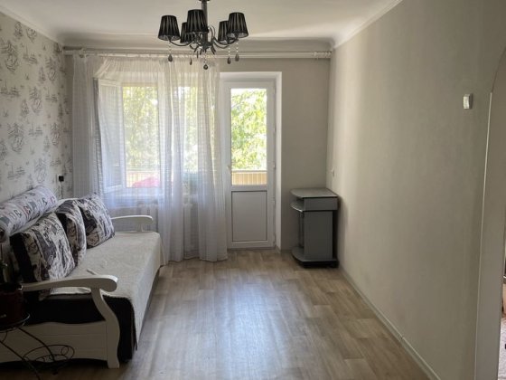 Сдам 2 комнатную квартиру на проспекте Независимости (горсовет)