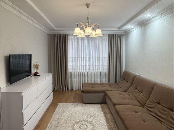 Сдам двухкомнатную проосторну квартиру с ремонтом на Клушина!!!