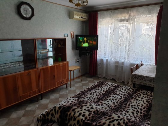 Cдам 2 комнатную квартиру длительно Черноморск
