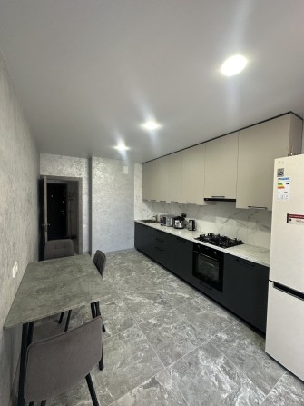 Сдам 2 ком квартиру в Монолите - фото 1