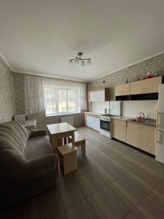 Сдам до лета 1к.квартиру Монолит - фото 1