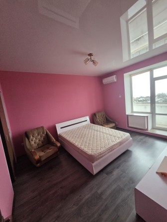 Сдам 2 ком квартиру Длительно - фото 1