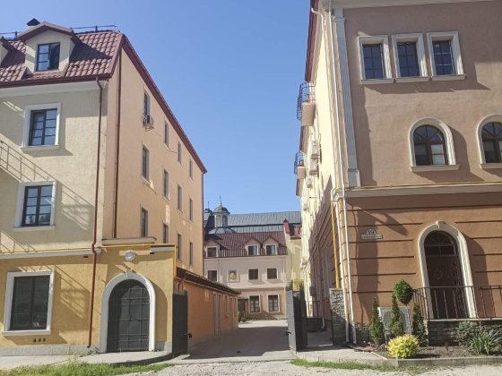 Однокімнатна студія в центрі старого міста 20 м від Ратуші Каменец-Подольский