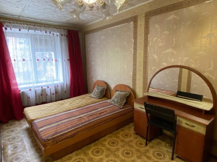 Здам 2-кімнатну квартиру на тривалий термін в самому центрі! - фото 1