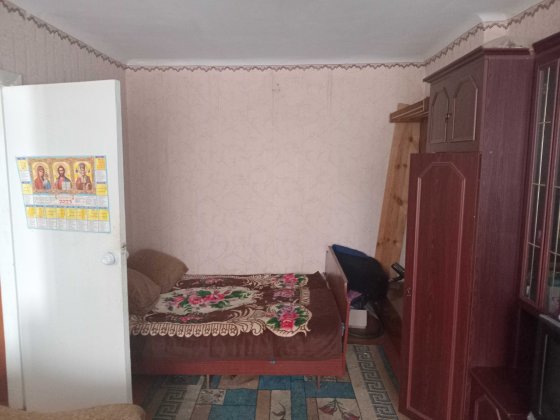 Сдам двокімнатну в гуртожитку