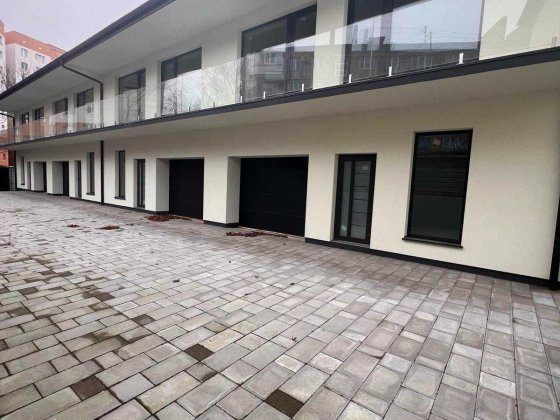 Кутовий котедж у центрі м. Рівне !ВЛАСНИК! Без Комісіі! Ровно