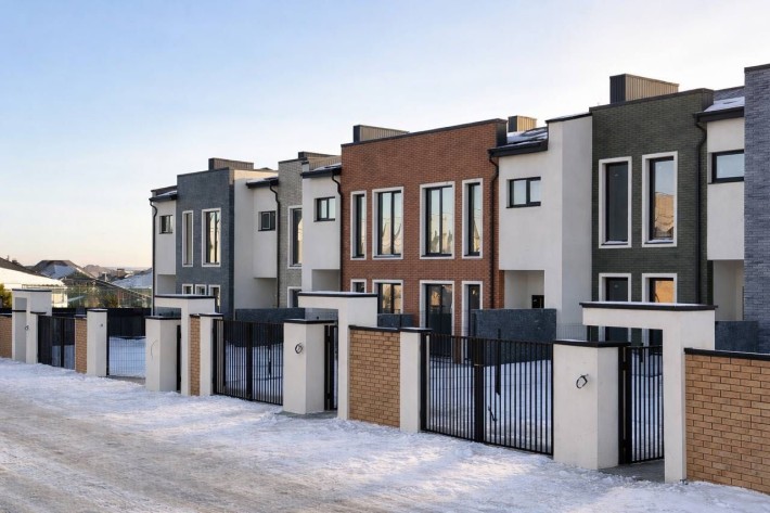 Продам готовий котедж 104м2 з власною ділянкою. Щасливе - фото 1