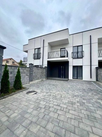 Продам Котедж з ремонтом та ділянкою на Щасливому ! - фото 1