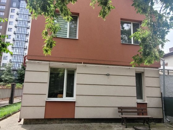 Продж частини будинку в самому Центрі по вул Мазепи. Рівне