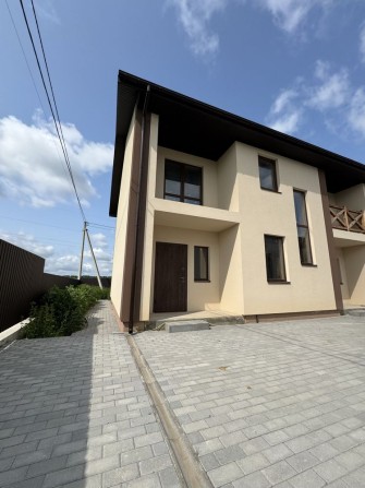 ТАУНХАУС кутовий на перемичці з центральною водою - фото 1