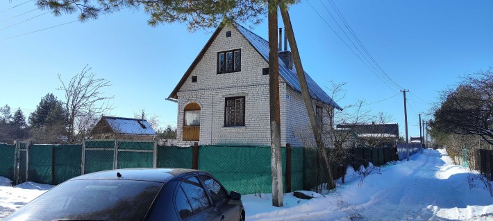 Продам двоповерховий цегляний будинок.Дві кімнати.6 соток приват/землі - фото 1