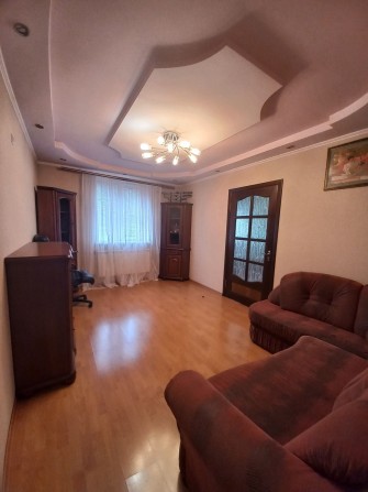 Укомплектована частина будинку в центрі міста - фото 1