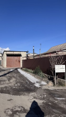 Продам житловий будинок із гаражами на території під СТО - фото 1