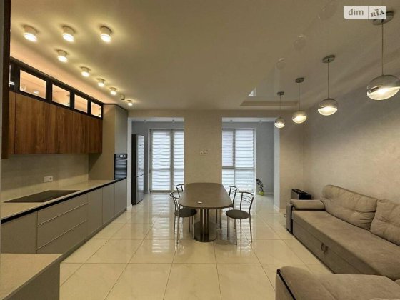 Продаж кутового таунхауса 95 м² з власною ділянкою Киев