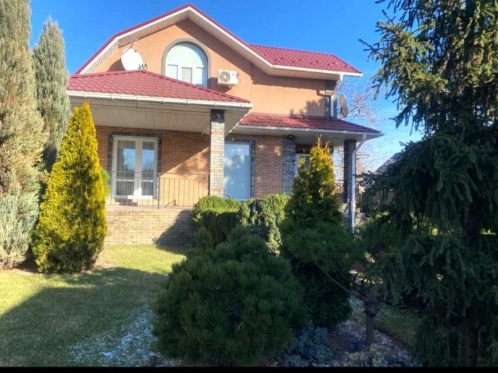 Продаж двоповерхового будинку з цокольним поверхом вул. Солідарності. - фото 1