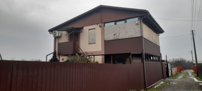 Обмен,Загородный  дом на 3-4  комн.квартиру - фото 1