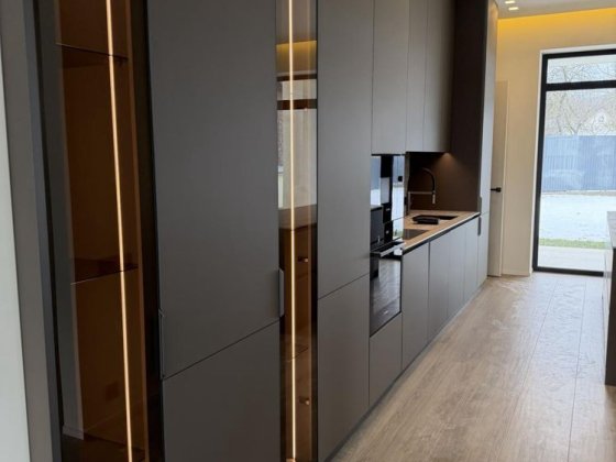 Продається сучасний будинок у центрі міста Ужгород