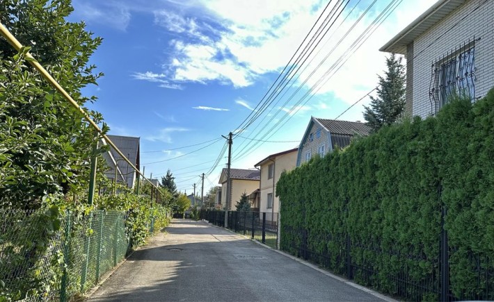 Садовий будинок навпроти ЖК ,,Ренесанс,, Великий Луг - фото 1