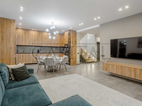 Елітний будинок біля води в Оболоні Киев