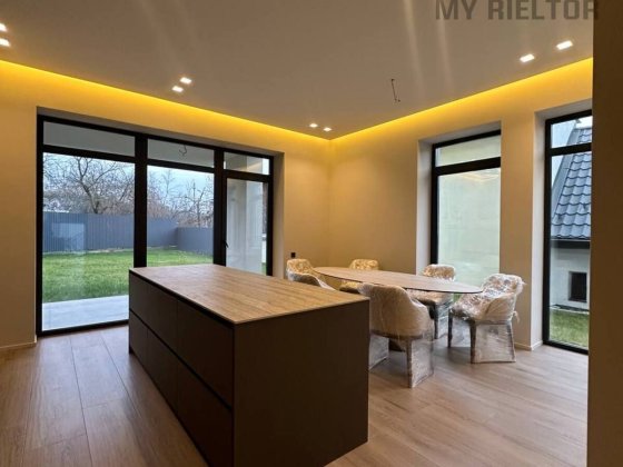 Продаж дизайнерського будинку! Ужгород