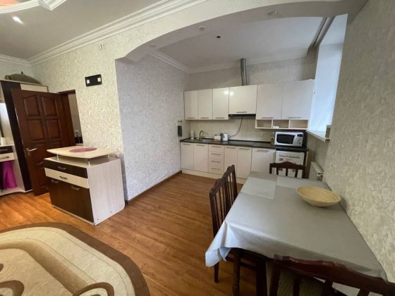 Здам в оренду простору квартиру в р-н ХНУВС Каменец-Подольский