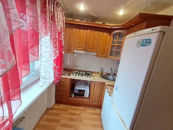 Аренда 2 ком.кв.ул.Академическая 62 в Центре Краматорськ