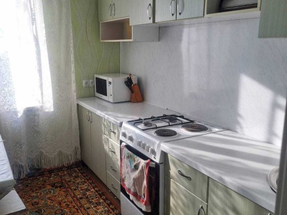 Сдается 2-х комнатная квартира в Центре. Славянск