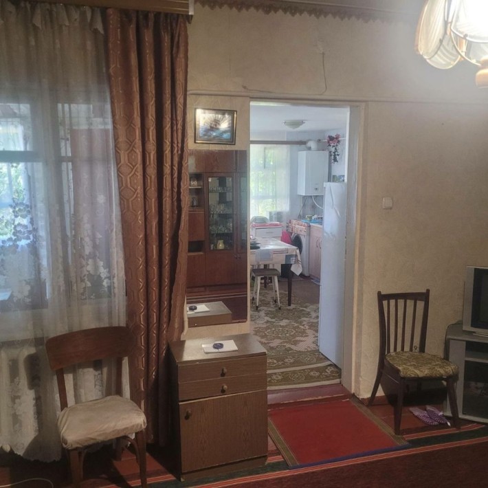 Центр. частина міста, комунальні включені в ціну - фото 1