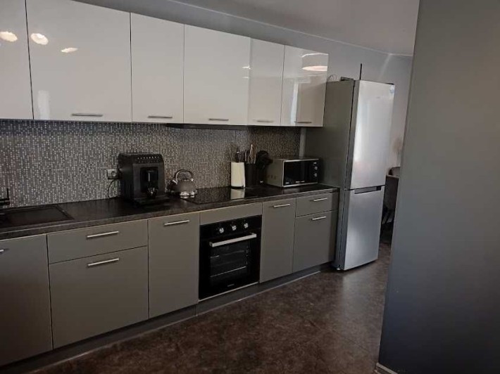 Богатирська,42. Будинок з ремонтом - фото 1