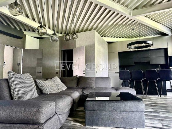 Продається сучасний будинок, з якісним ремонтом у Русанівських садах! Киев