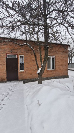Продам будинок в Житомирі. Житловий стан, всі комунікації - фото 1