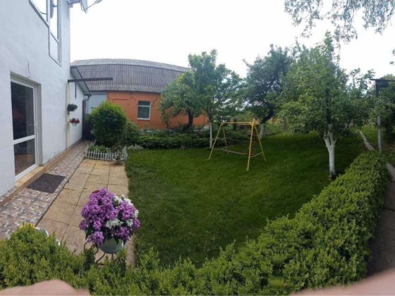 Власний будинок+гостьовий будинок,Жуляни,8,7соток,,біля ТРЦ Respublika Киев