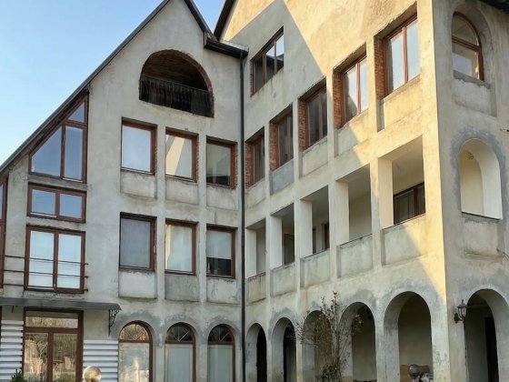 Сучасний 4х поверховий будинок 650 кв Ужгород