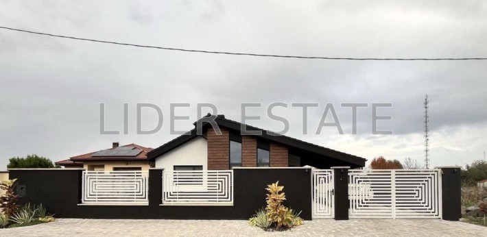 Продам великий будинок в Ужгороді - фото 1