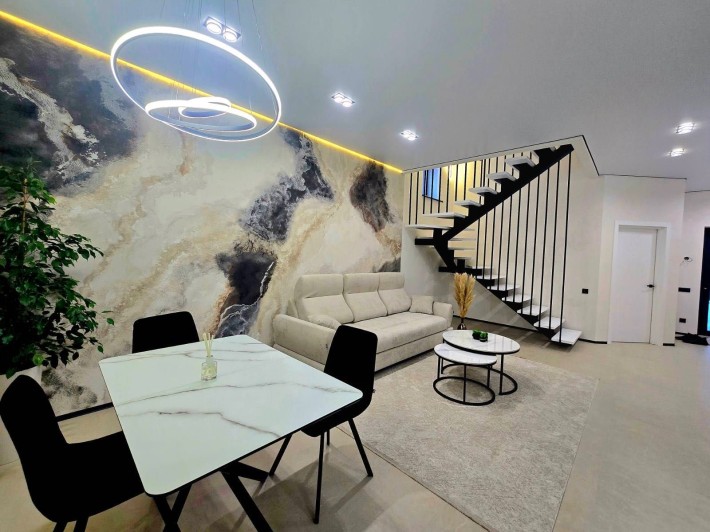 Продаж кутового тауну з ремонтом - фото 1