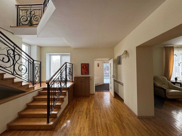 Продаж будинку, з видом на Вишенське озеро! - фото 1