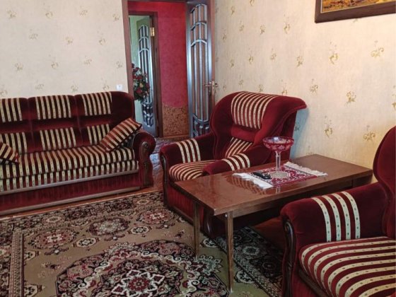 Сдам 3-комнатную квартиру для семьи в центре Чугуева Чугуїв