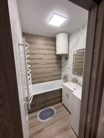 Здам в оренду 2 кімнатну великої площі - фото 1