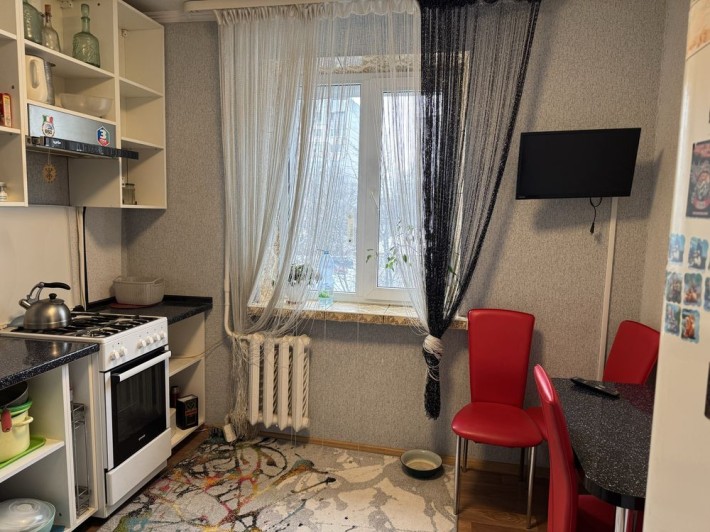 Оренда трьох- кімнатноі квартири - фото 1