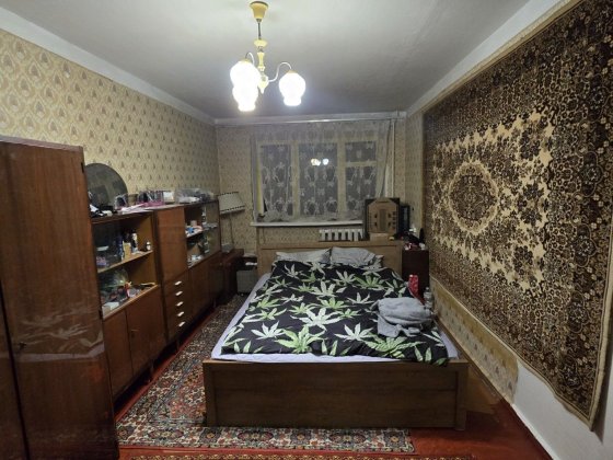 Трьох кімнатна . Інститутська Хмельницький