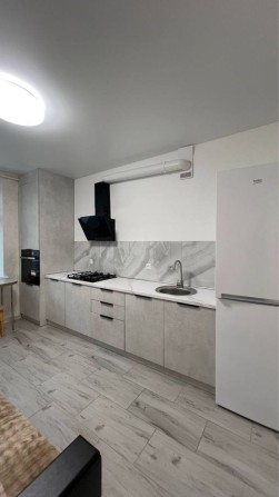 Оренда 1 кімнатної квартири по вул Нижня Берегова - фото 1